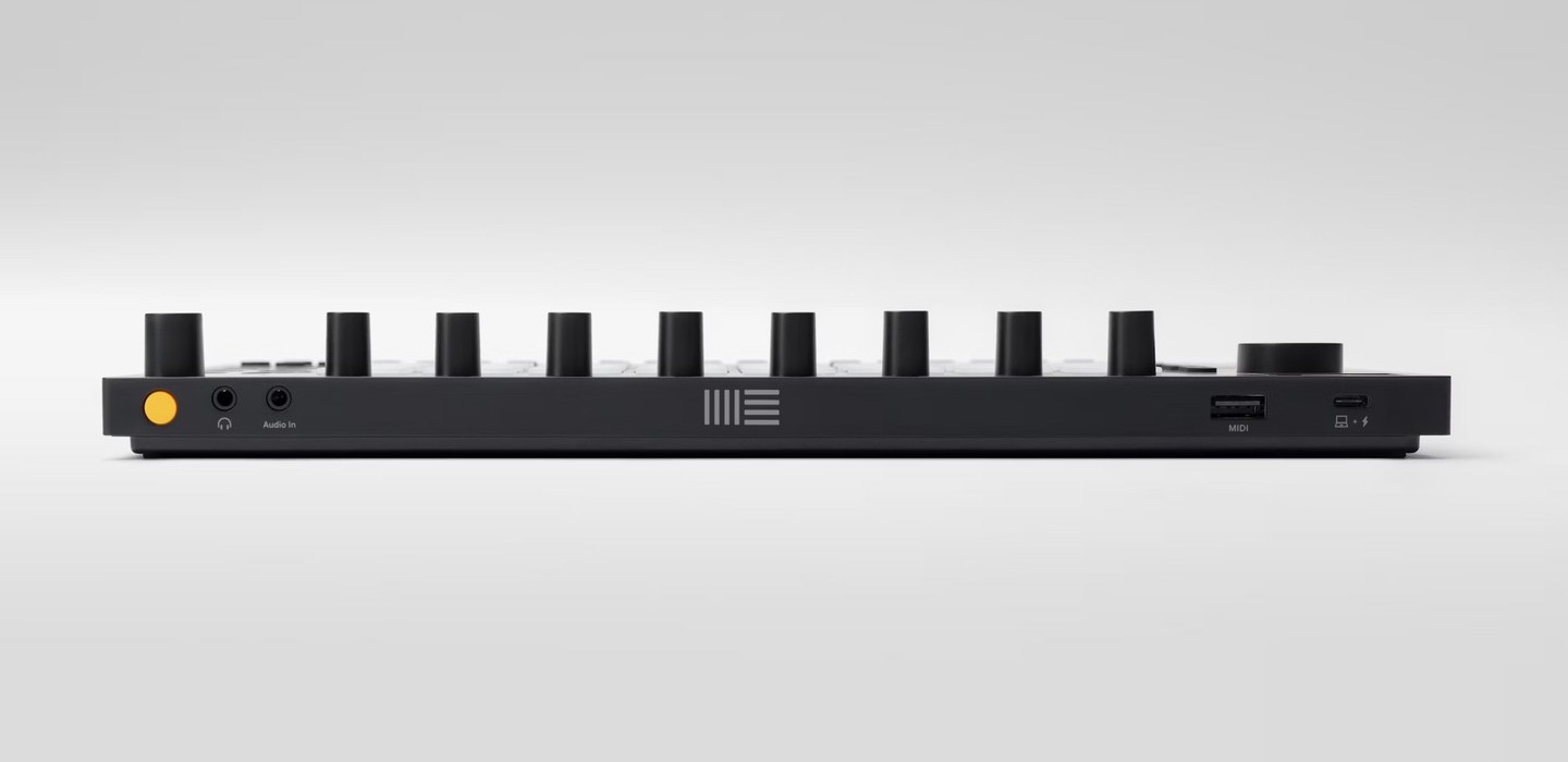 【ほぼ新品】Ableton Move Ableton Move, una groovebox portable hermanada con Live